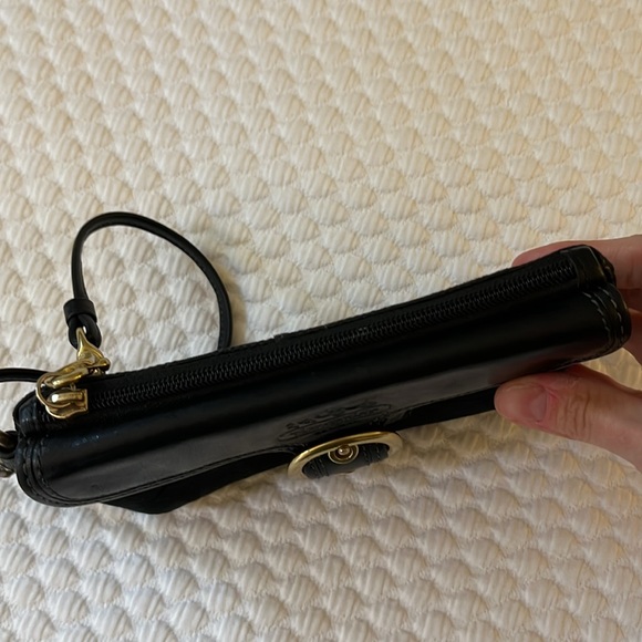 Vintage Coach wristlet Gold Detailing Buckle - Picture 6 of 8